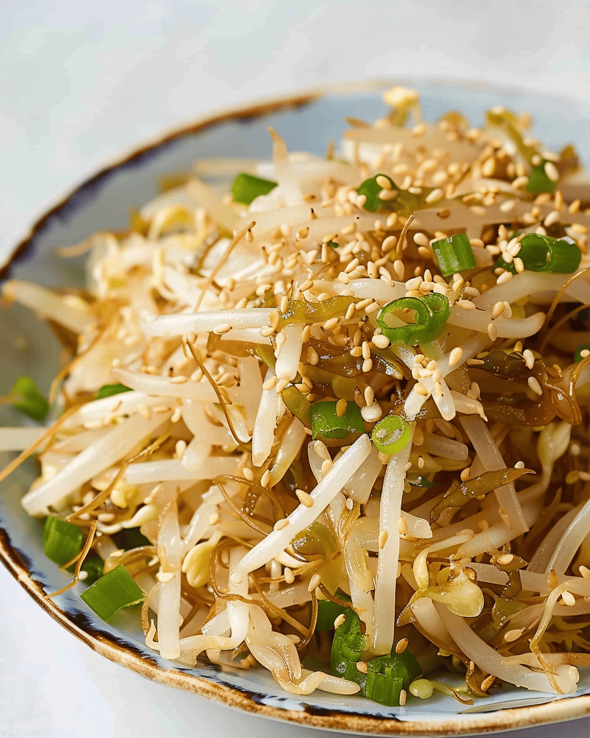 10-Minute Easy Korean Bean Sprout Salad (Sukju Namul) Recipe